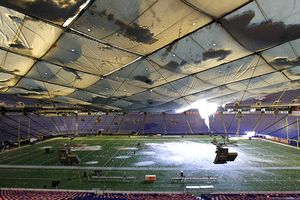 nfl_a_metrodome_collapsed5x_300.jpg