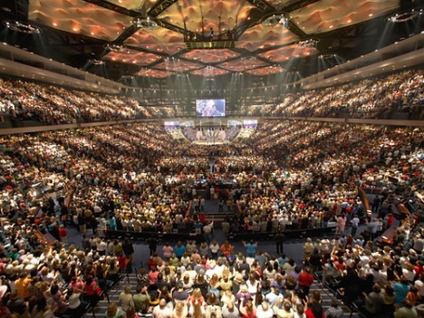 megaiglesia.jpg