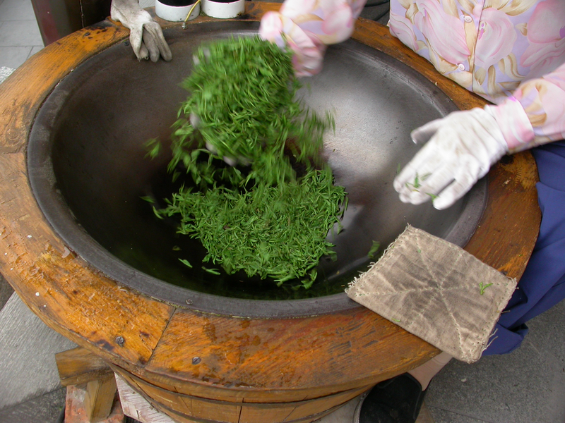 Stir_frying_Xi_Hu_Longjing.png