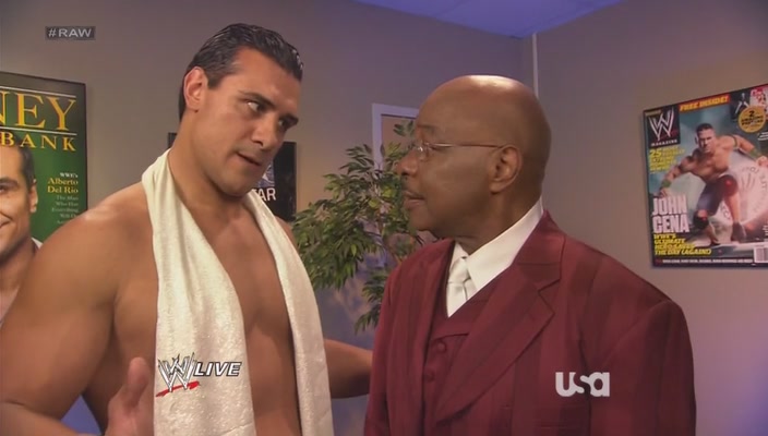 332WWEMondayNcEc.jpg