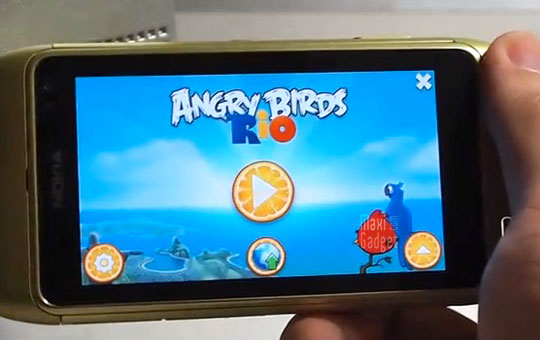 Angry-Birds-Rio-Noki-N8-Symbian%5E3.jpg