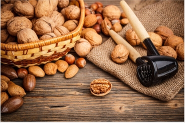 Almonds-hazelnuts-walnuts-muts-wallpaper-8480x5600-430345-Wal.jpg