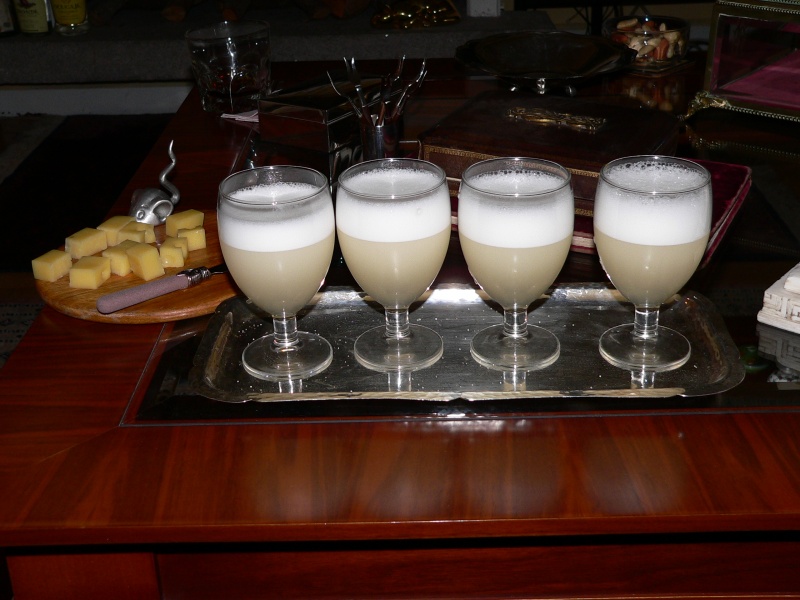 800px-Pisco-sour.jpg