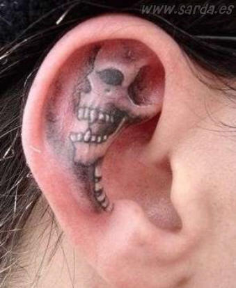 mevrn_tatuaje-oreja.jpg