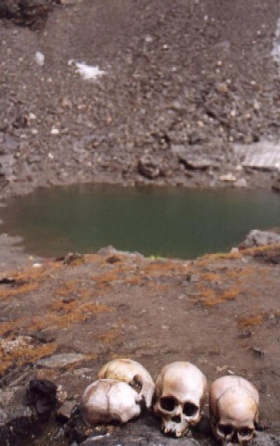 lago-de-los-esqueletos-3.jpg