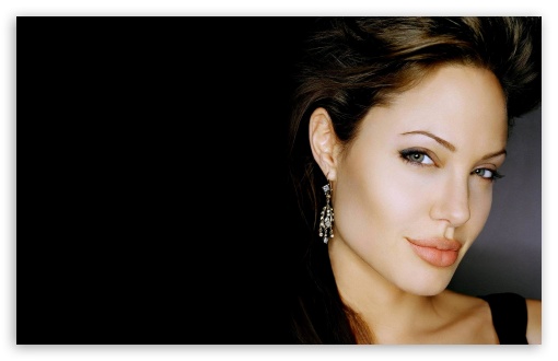 angelina_jolie_21-t2.jpg