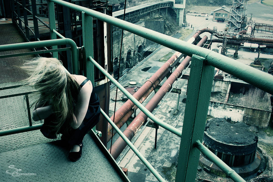 Acrophobia_II_by_suicide_bee.jpg