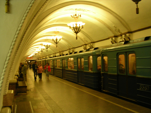 train_in_moscow_metro2.jpg