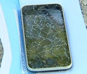 iphone_shatters.jpg