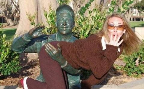 estatua_cachonda.jpg