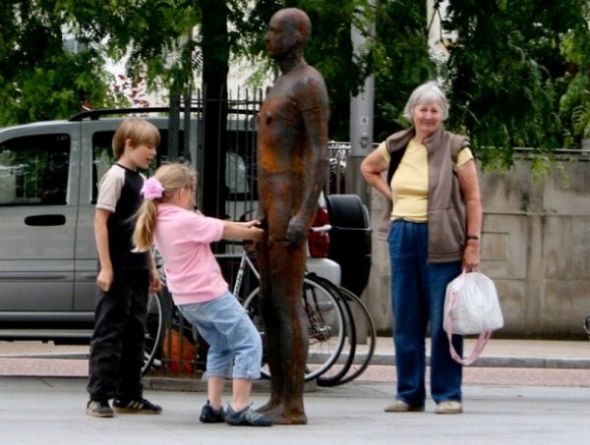statue-pose-04.jpg