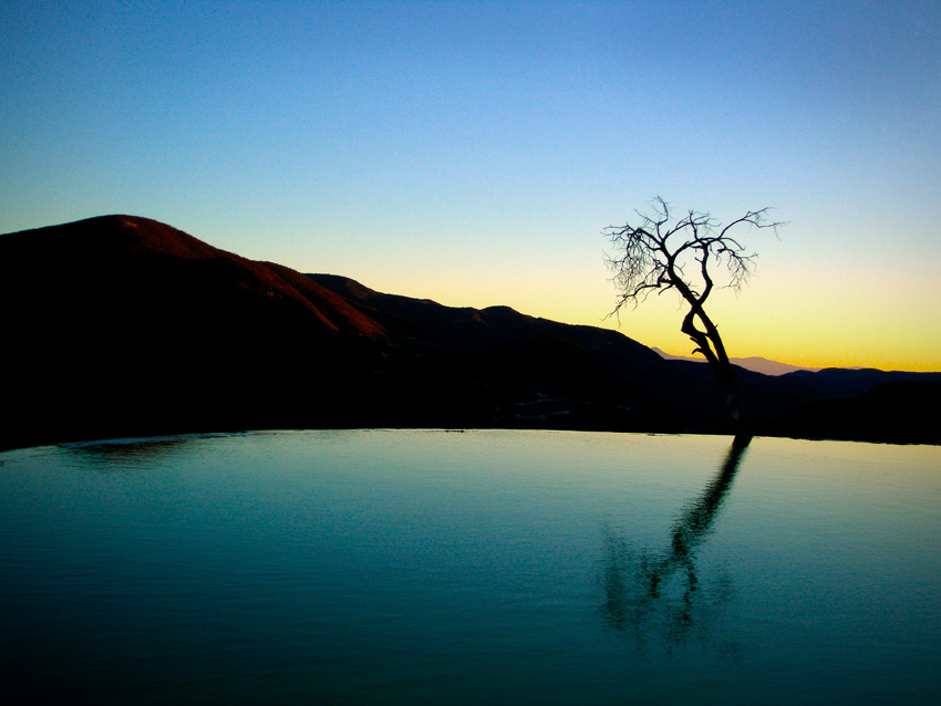 hierve_el_agua_by_enriquereyes.jpg