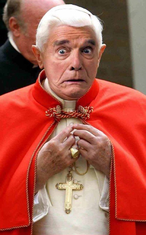 Pope-Leslie-Nielsen---79521_zps574efa1b.jpg