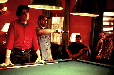 gabriel_byrne_kevin_pollak_stephen_baldwin_kevin_spacey_the_usual_suspects_001.jpg