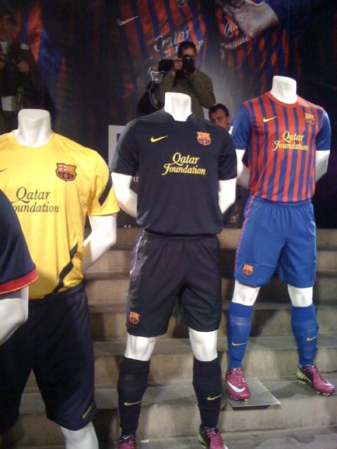 nuevo_uniforme_del_barcelona_2011_2012.jpg