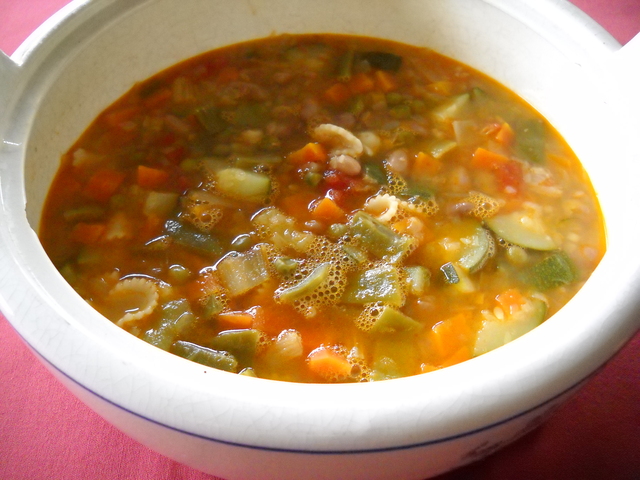 SOPA_MINESTRONE_EN_SOPERA_M_S_CERCA_A_N.jpg