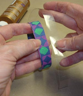 Como+hacer+pulseras+con+plastico+6.jpg