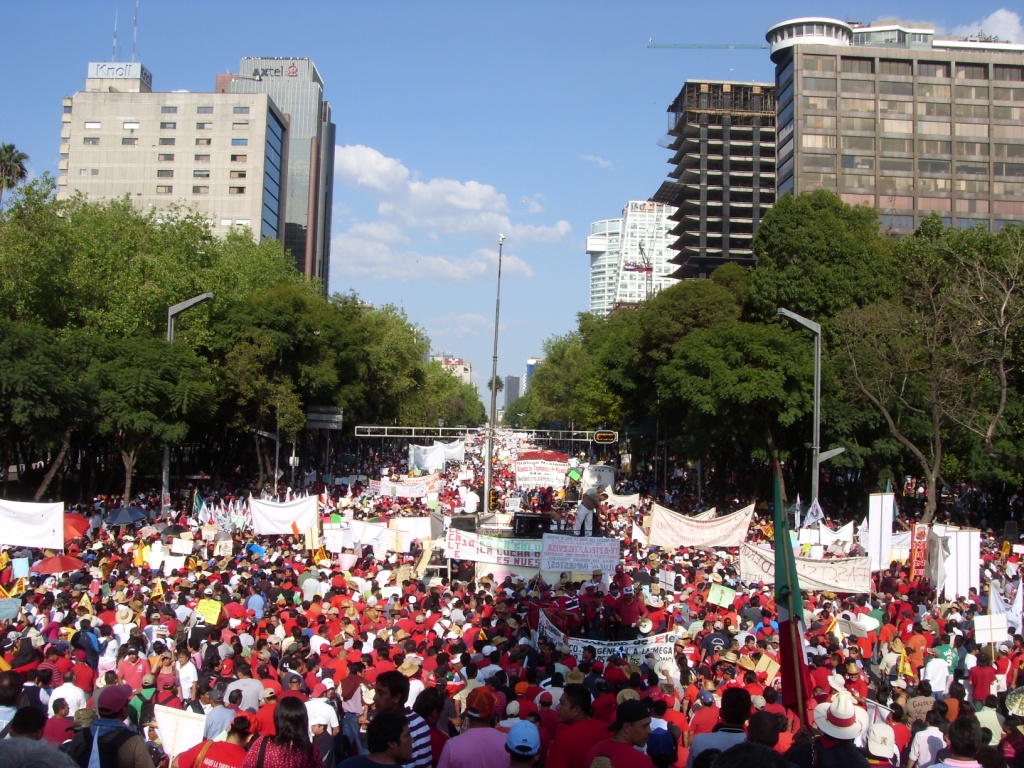 manifestazione-sme-mexico-15-10-09-folla-dallangel.jpg