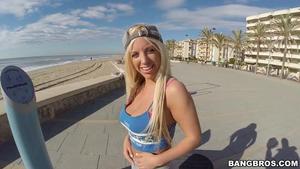 th_775407133_blondiefresserpublicbangsd.mp4_snapshot_02.52_2015.03.30_14.10.16_123_143lo.jpg
