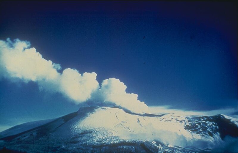 800px-Nevado_del_Ruiz_1985.jpg