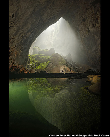 110812150830_cuevas_9_439x549_carstenpeternationalgeographicstockcaters.jpg