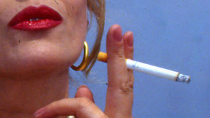 121211114021_cigarrillo_mujer_304x171_bbc_nocredit.jpg